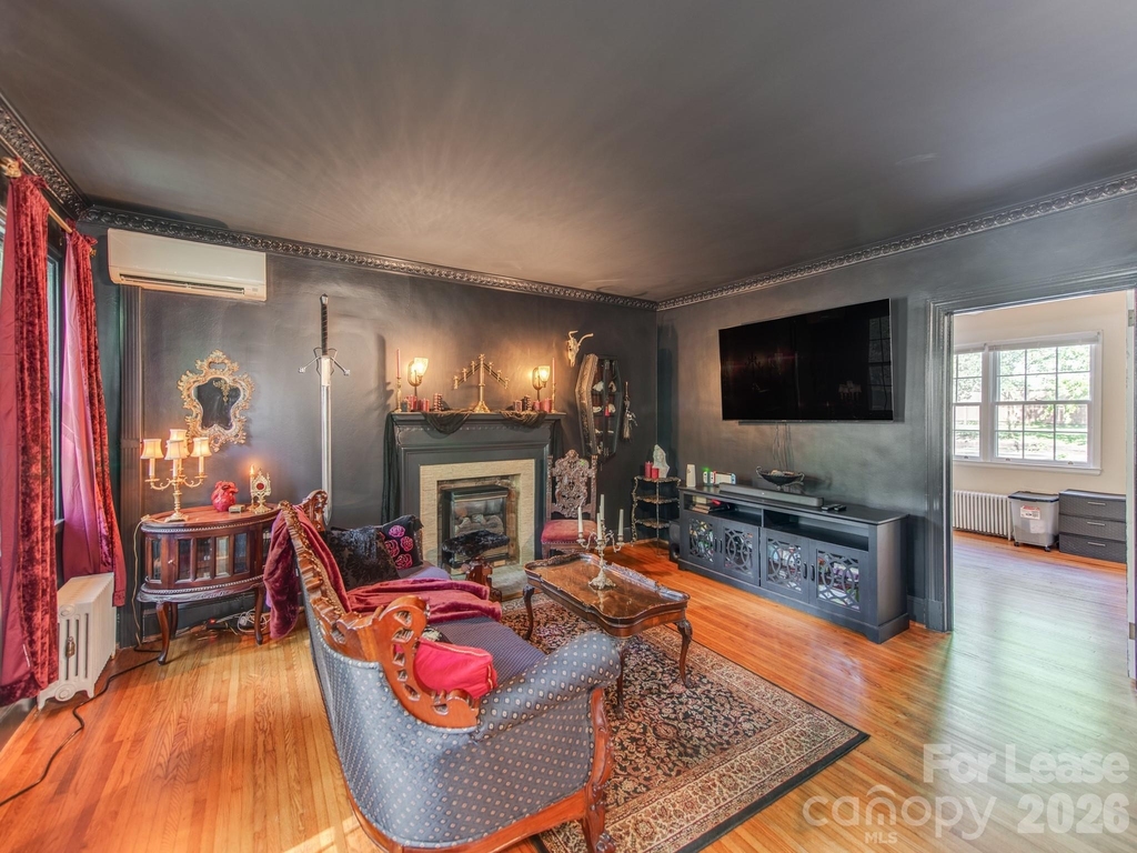1209 Oakwood Avenue - Photo 3