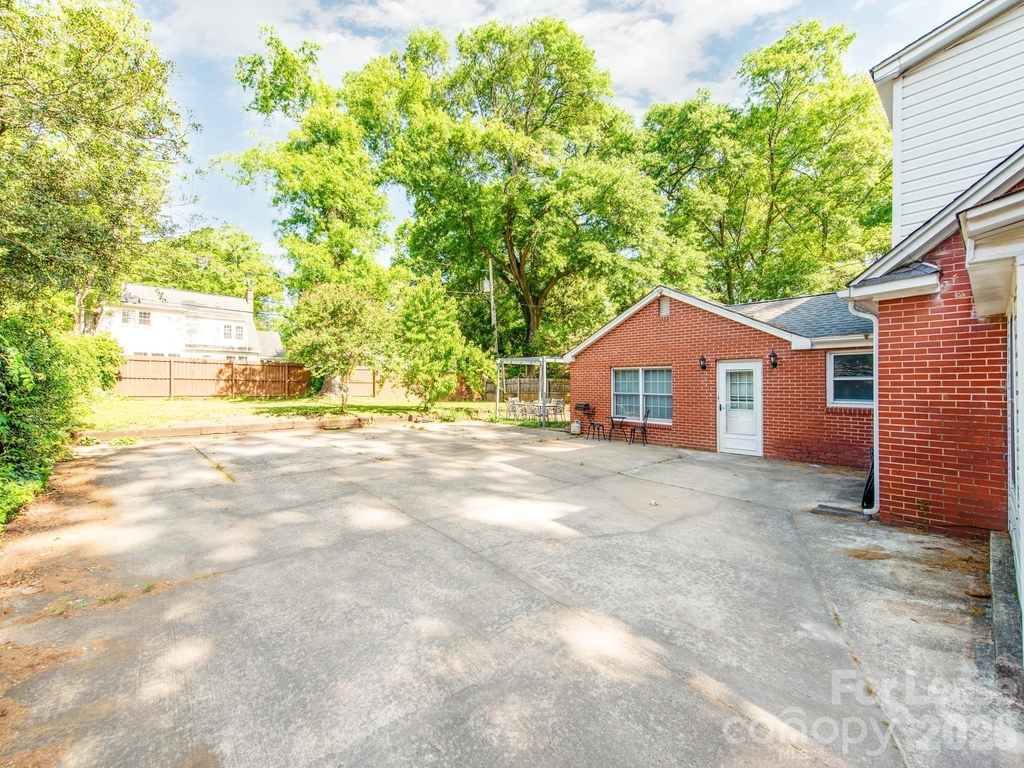 1209 Oakwood Avenue - Photo 28