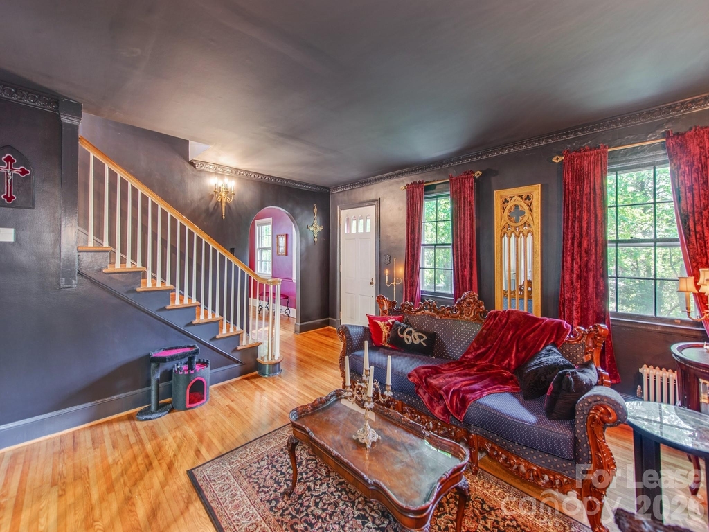1209 Oakwood Avenue - Photo 2