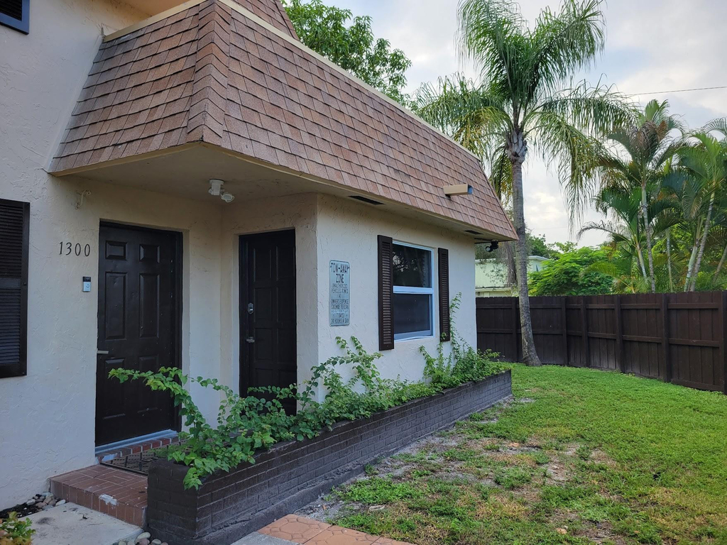 1300 Nw 4th Avenue - Photo 2