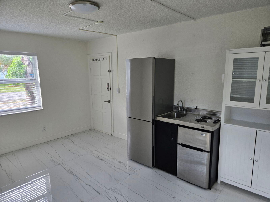 1300 Nw 4th Avenue - Photo 13