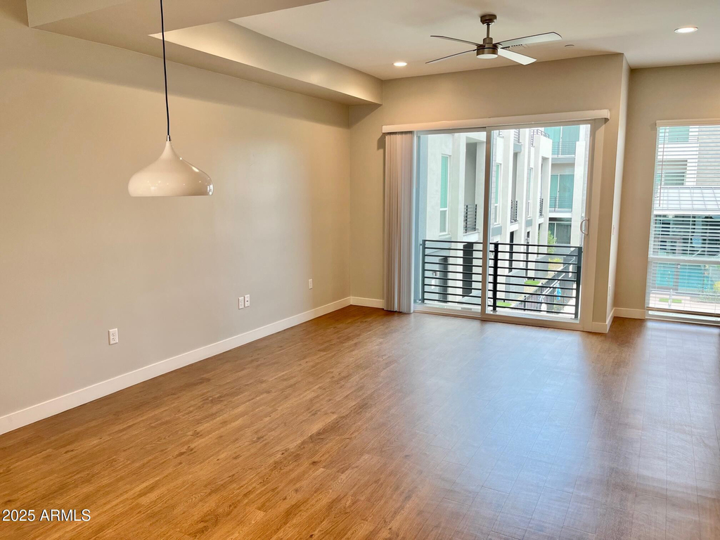 915 E Missouri Avenue - Photo 16