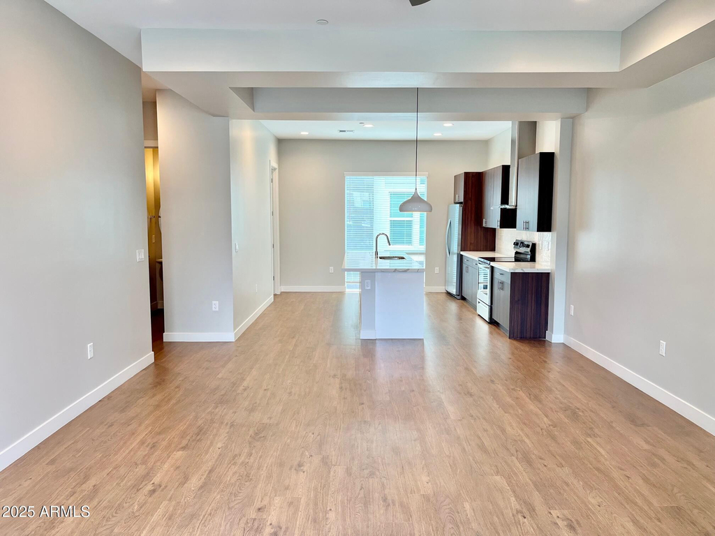 915 E Missouri Avenue - Photo 18