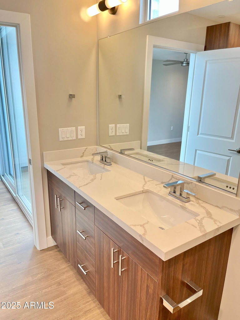 915 E Missouri Avenue - Photo 42