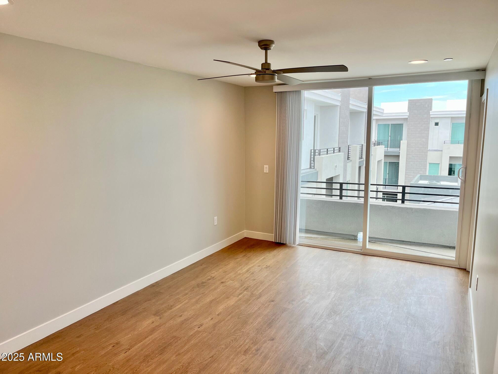 915 E Missouri Avenue - Photo 37