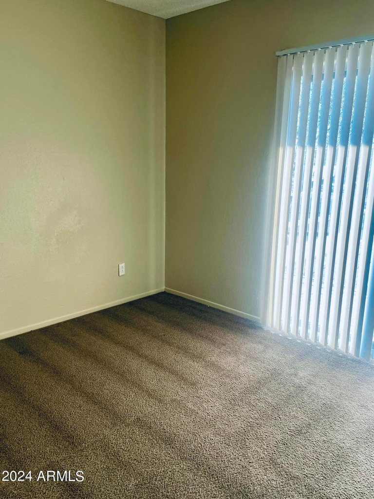 2846 E Kathleen Road - Photo 10