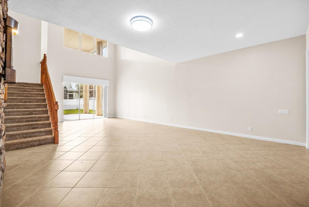 206 Magnolia Lakes Boulevard - Photo 5