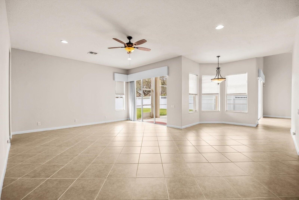 206 Magnolia Lakes Boulevard - Photo 8