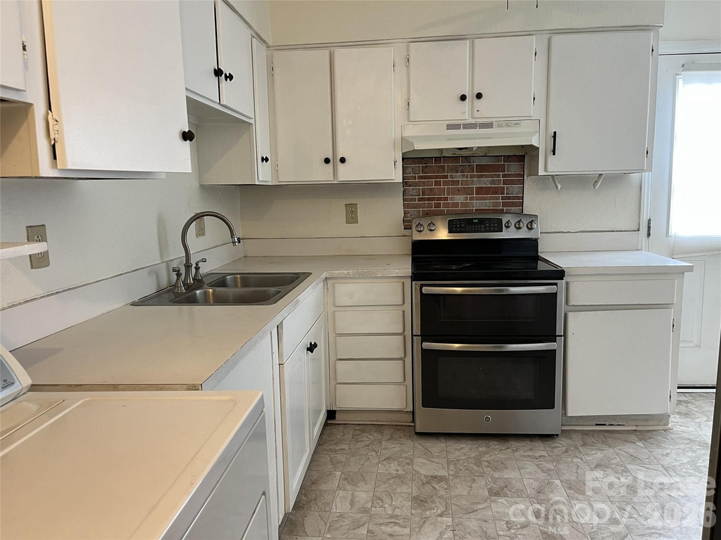 1911 Smoke Ridge Court - Photo 4