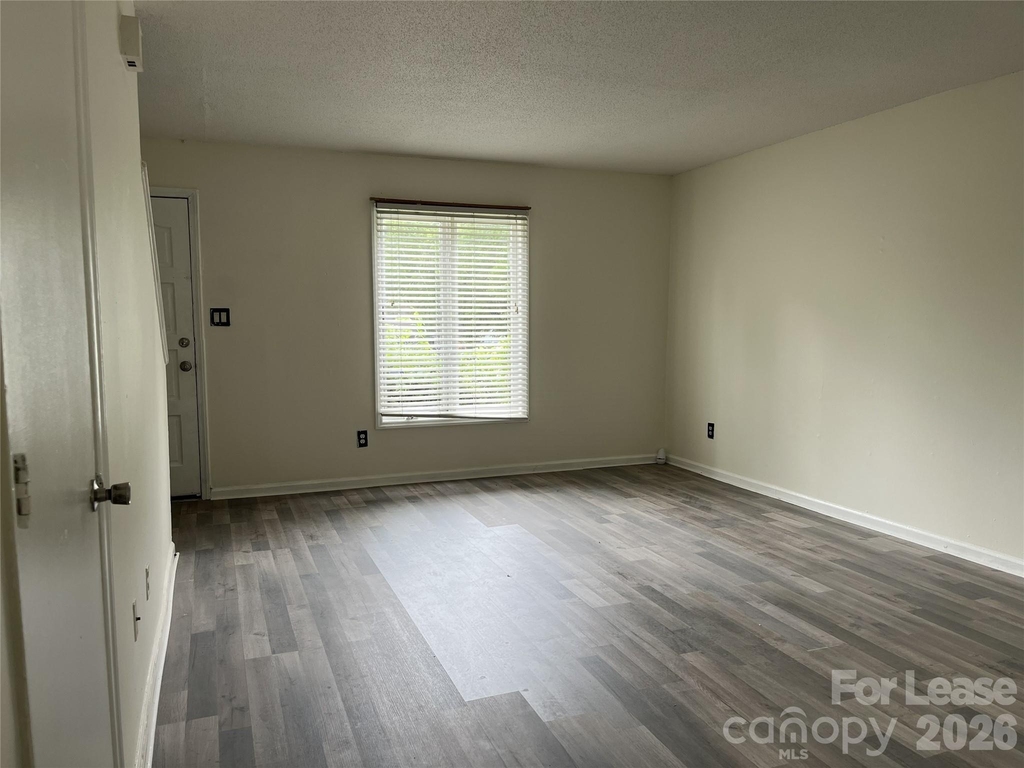 1911 Smoke Ridge Court - Photo 2