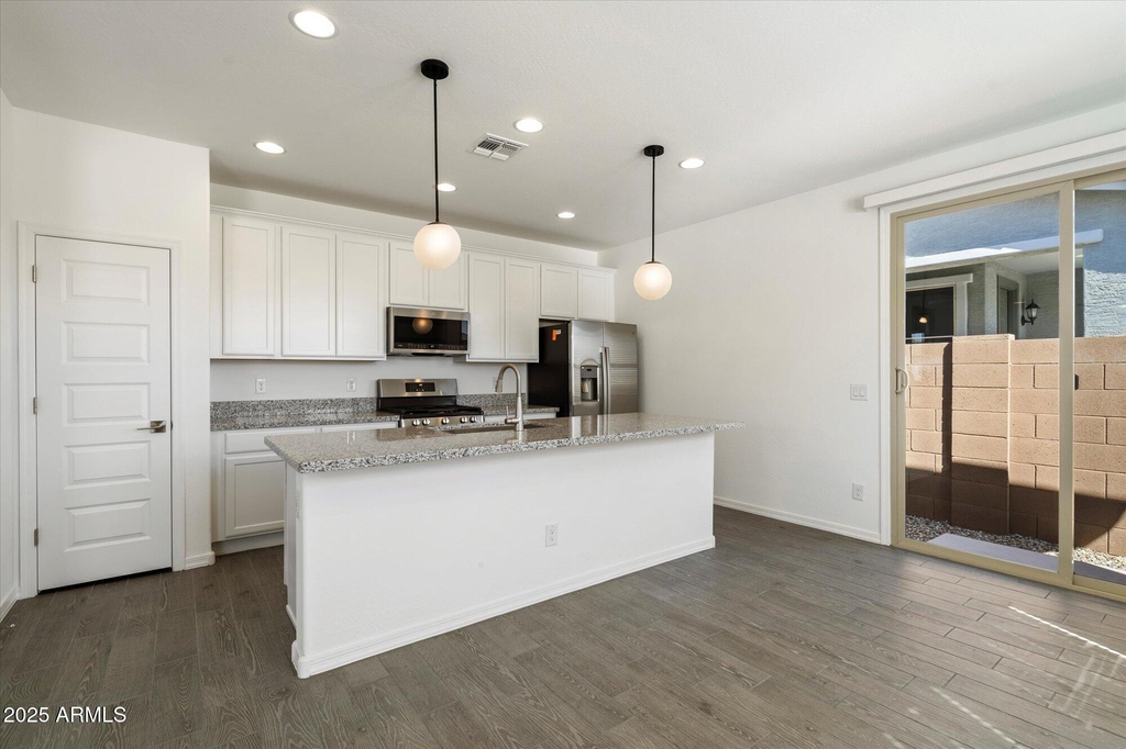 25101 N 141st Avenue - Photo 4