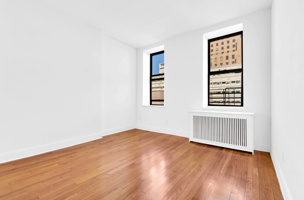 West 49th Street - Photo 0