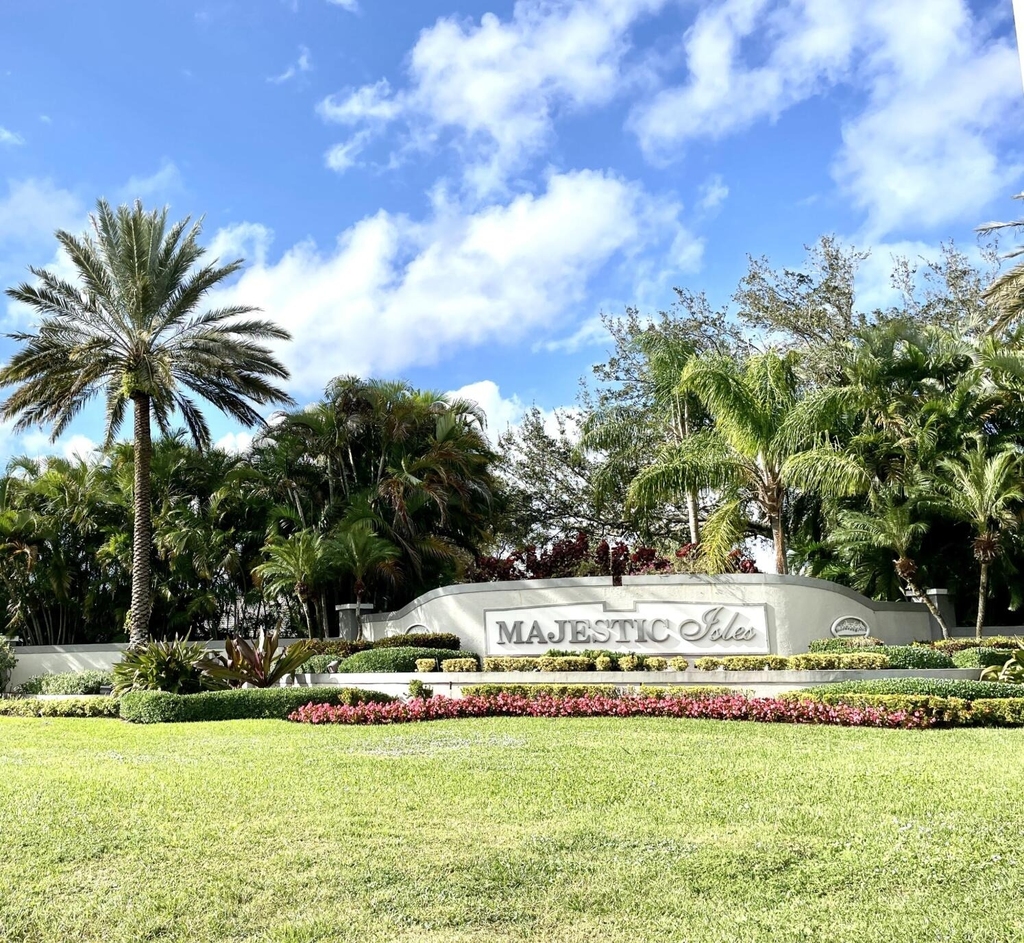 10921 Royal Caribbean Circle - Photo 2