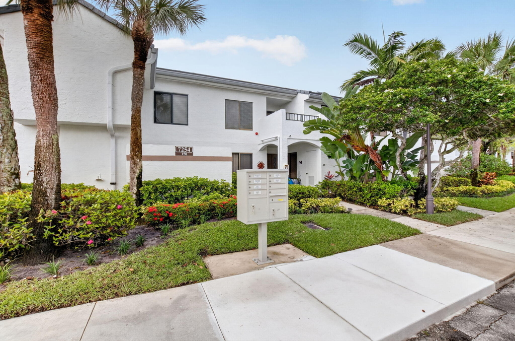 7254 Clunie Place - Photo 0