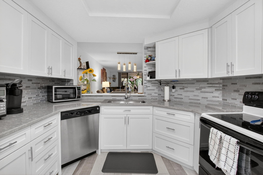 7254 Clunie Place - Photo 7