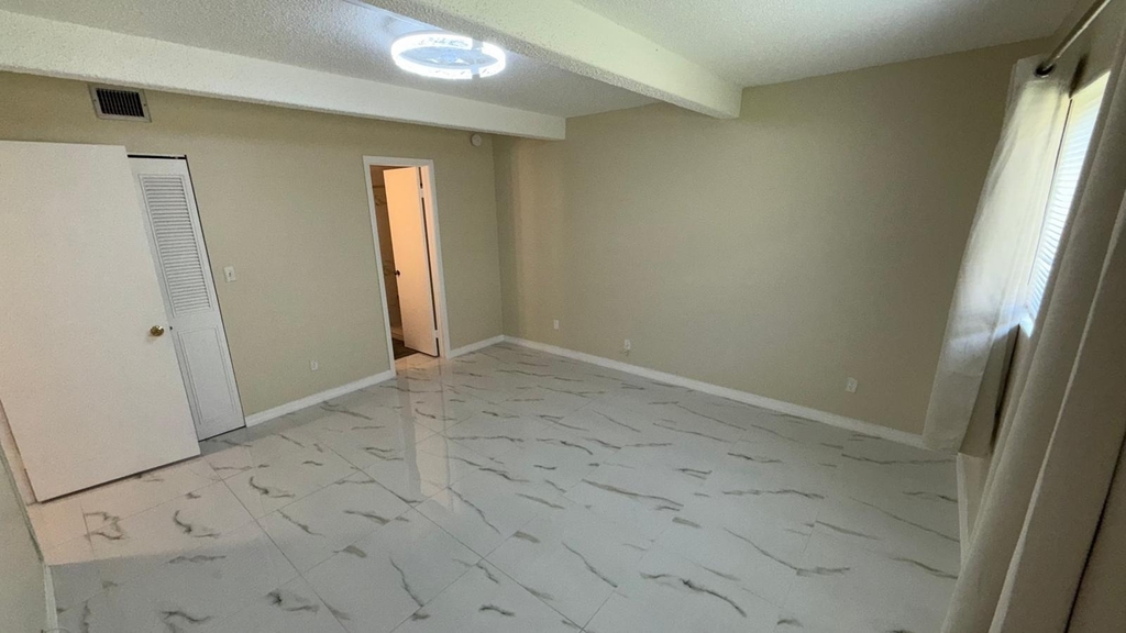 1225 S Flagler Avenue - Photo 19
