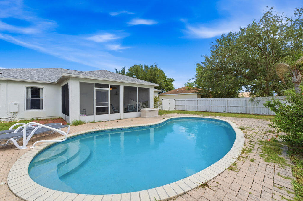 1838 Se Genaro Terrace - Photo 19