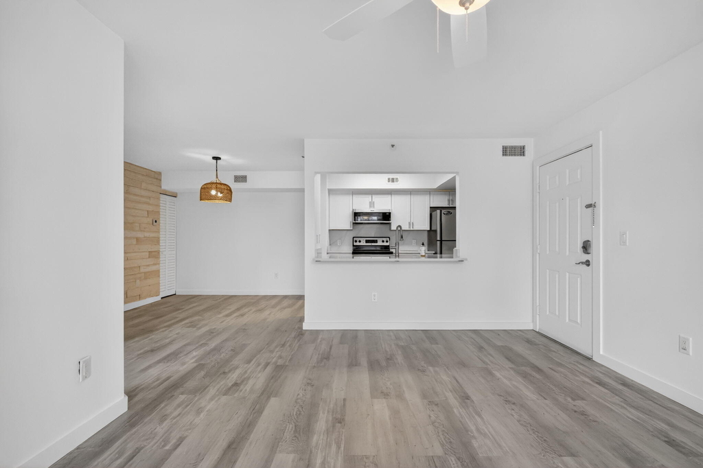 103 Yacht Club Way - Photo 5