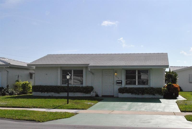 806 Ocean Drive - Photo 0