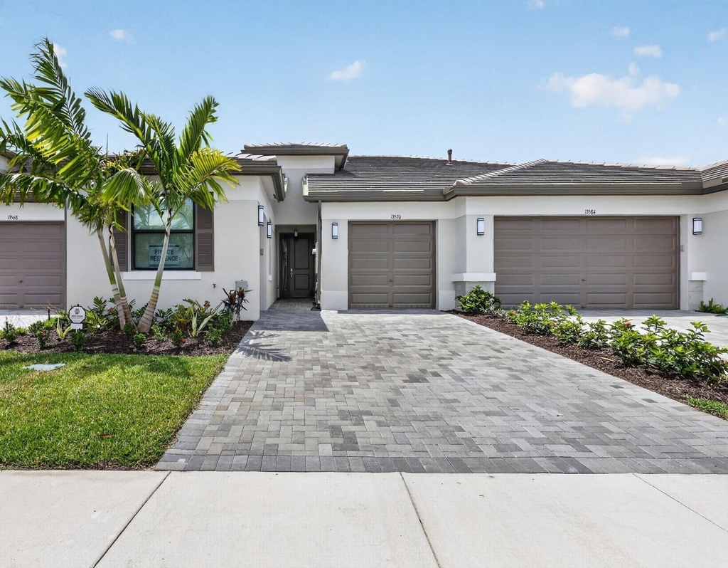 13570 Sw Starkissed Lane - Photo 0