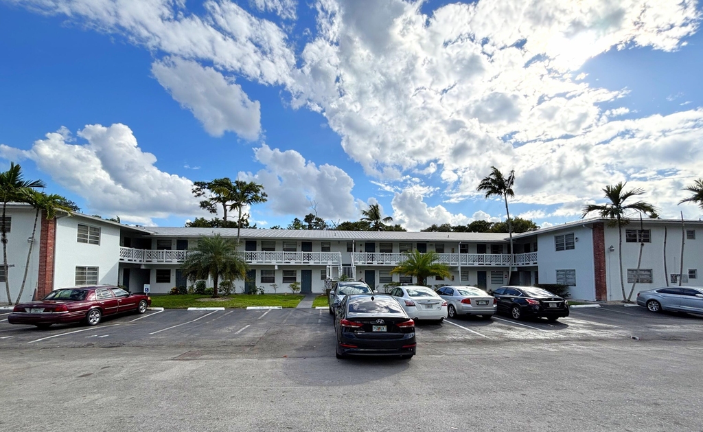 1916 Sw 11th Street - Photo 3