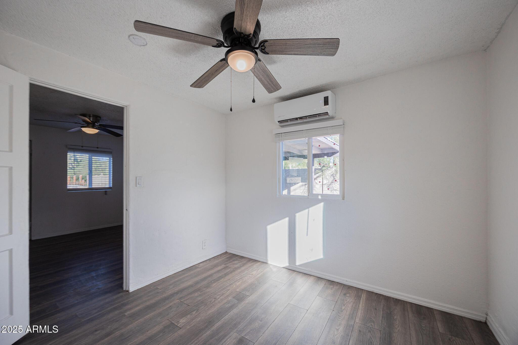 2537 E Willetta Street - Photo 10