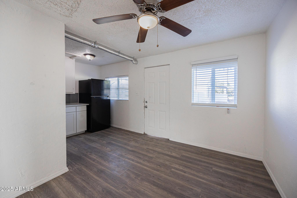 2537 E Willetta Street - Photo 7