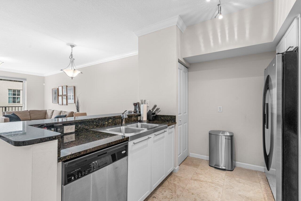 235 Ne 1st Street - Photo 3