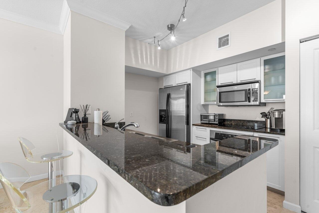 235 Ne 1st Street - Photo 2