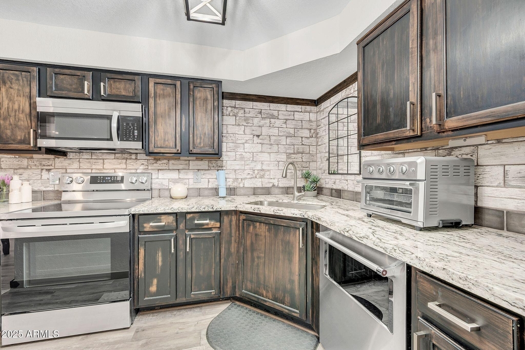 8787 E Mountain View Road - Photo 25