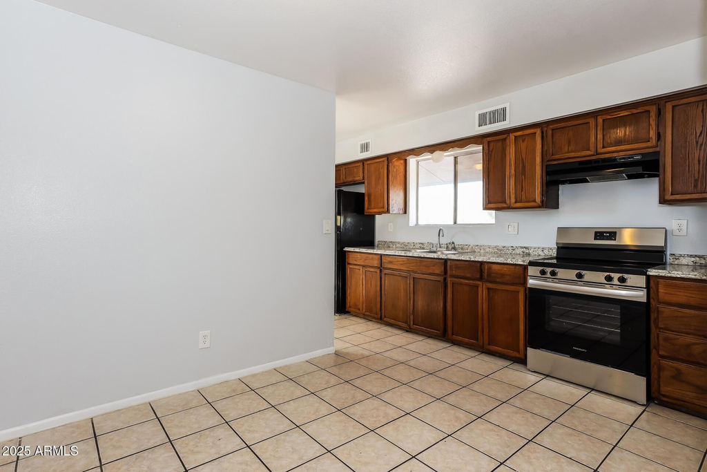 553 W Rio Salado Parkway - Photo 5