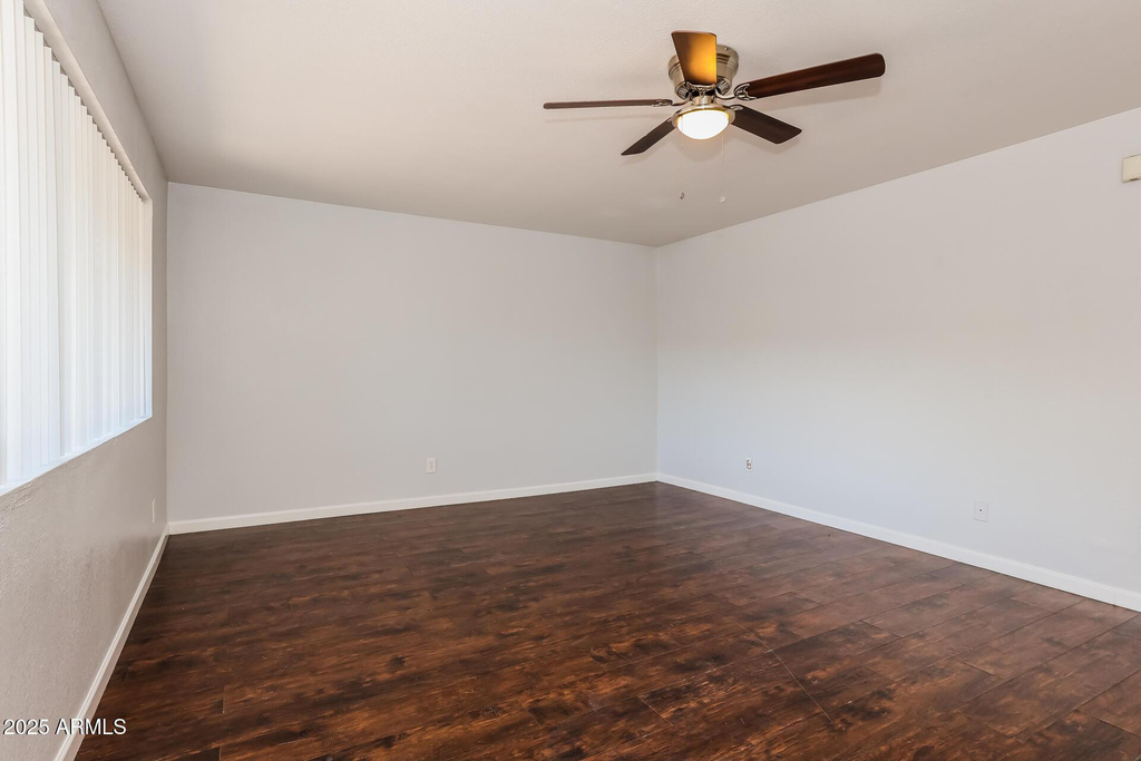 553 W Rio Salado Parkway - Photo 2