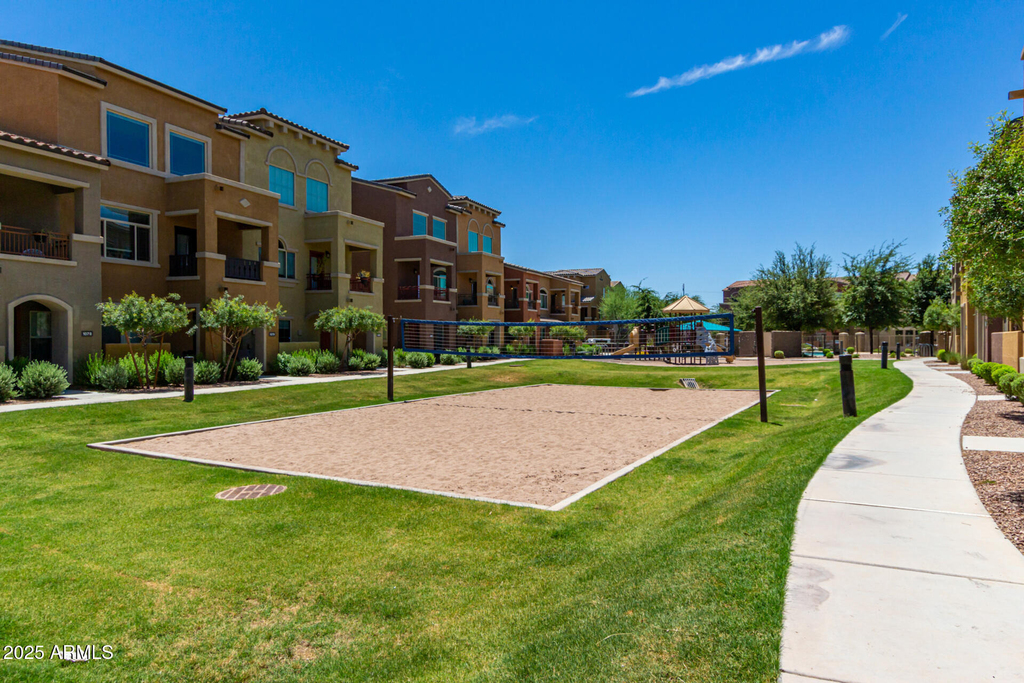 240 W Juniper Avenue - Photo 47