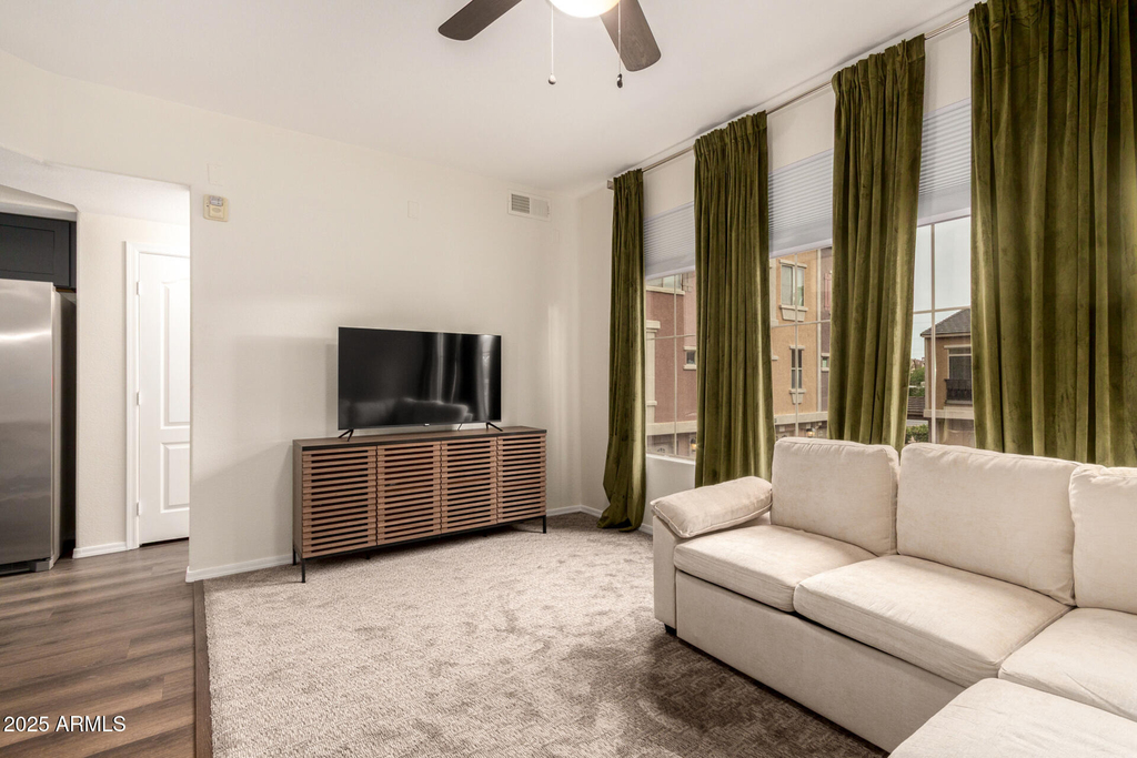 240 W Juniper Avenue - Photo 13