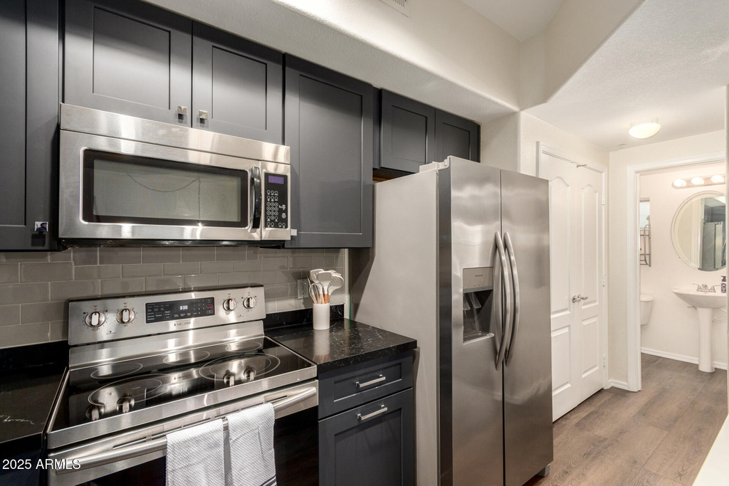 240 W Juniper Avenue - Photo 6