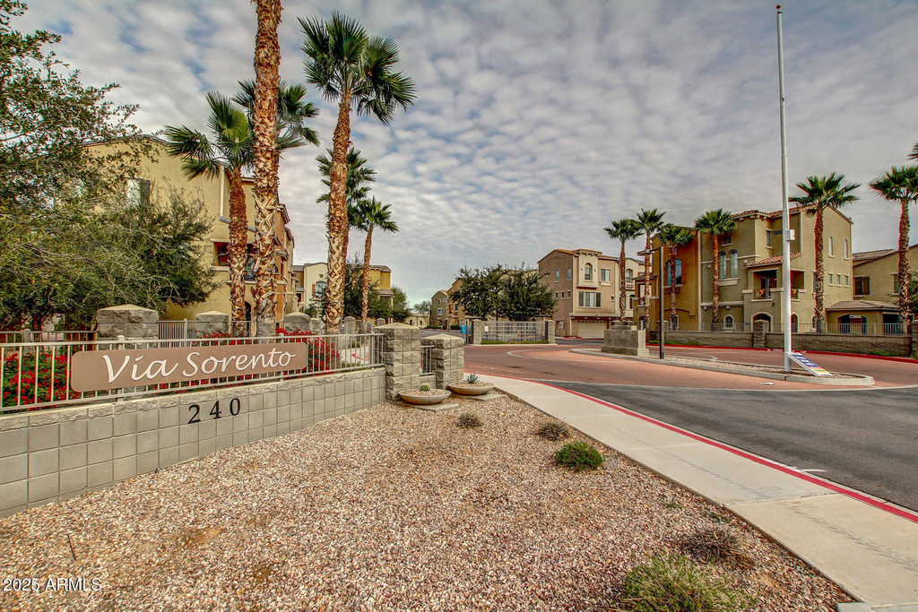 240 W Juniper Avenue - Photo 30