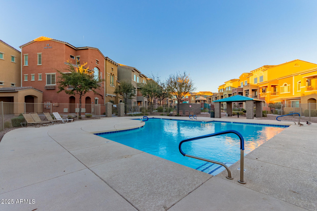 240 W Juniper Avenue - Photo 40