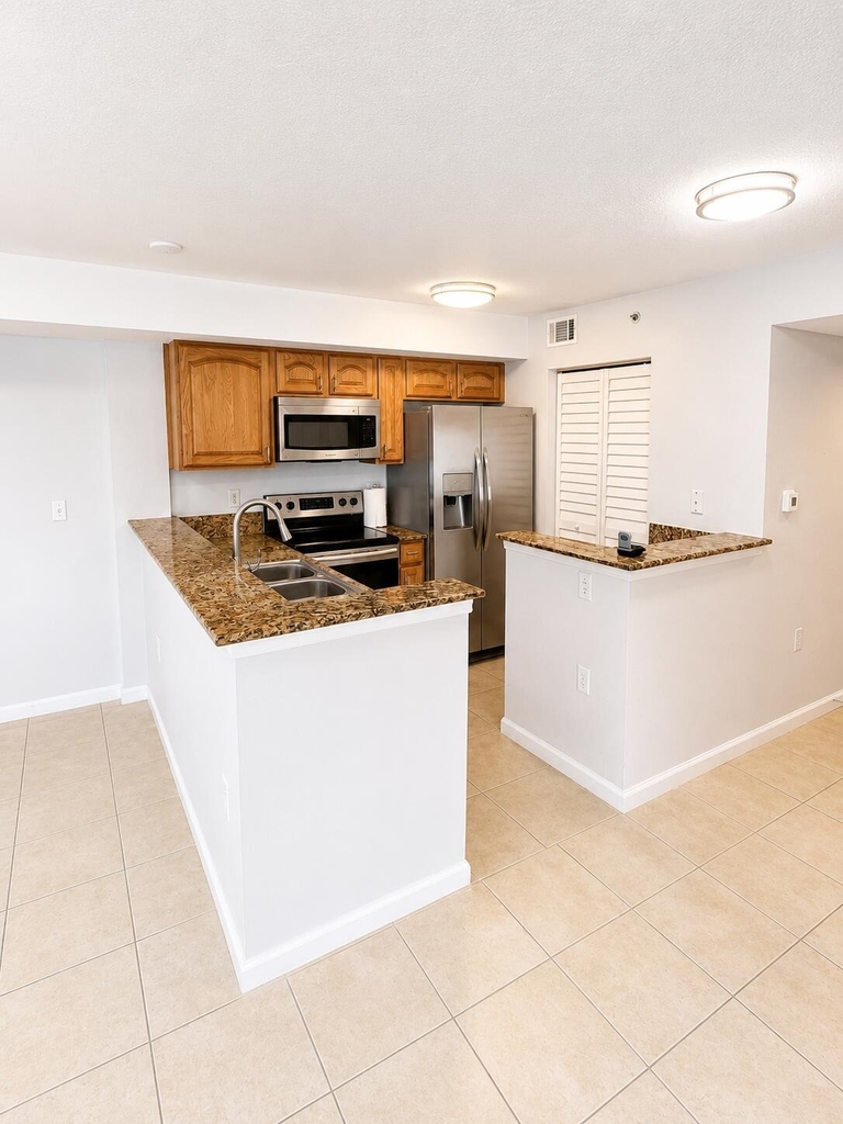 281 Sw Palm Drive - Photo 3
