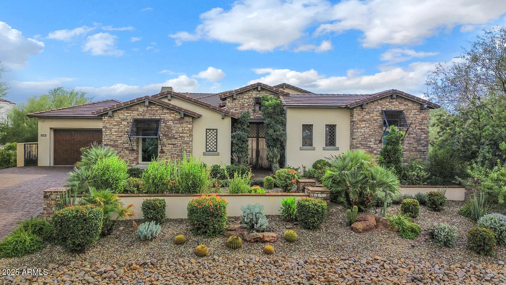 5413 E Juniper Canyon Drive - Photo 0