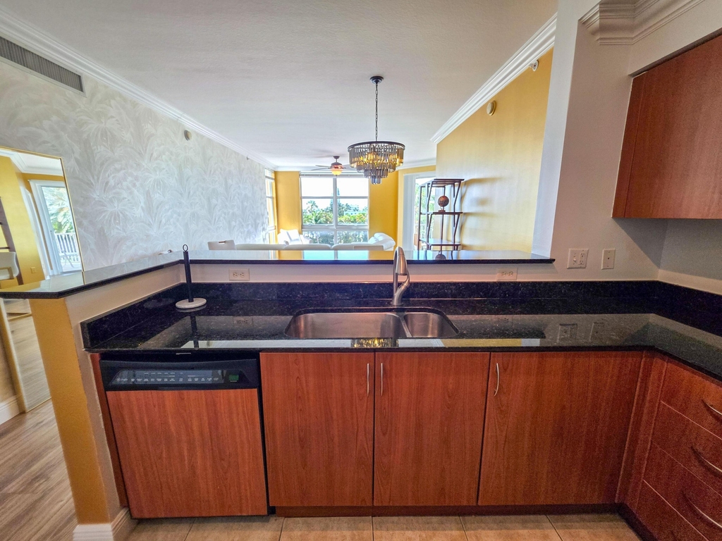 806 E Windward Way - Photo 10