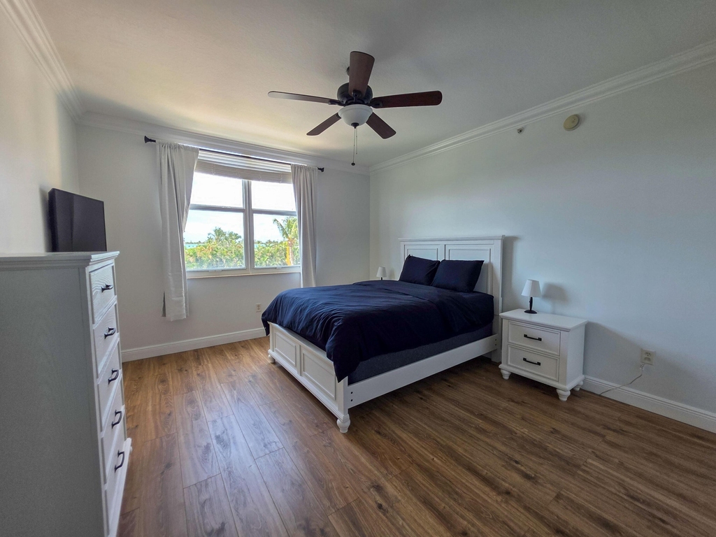806 E Windward Way - Photo 22