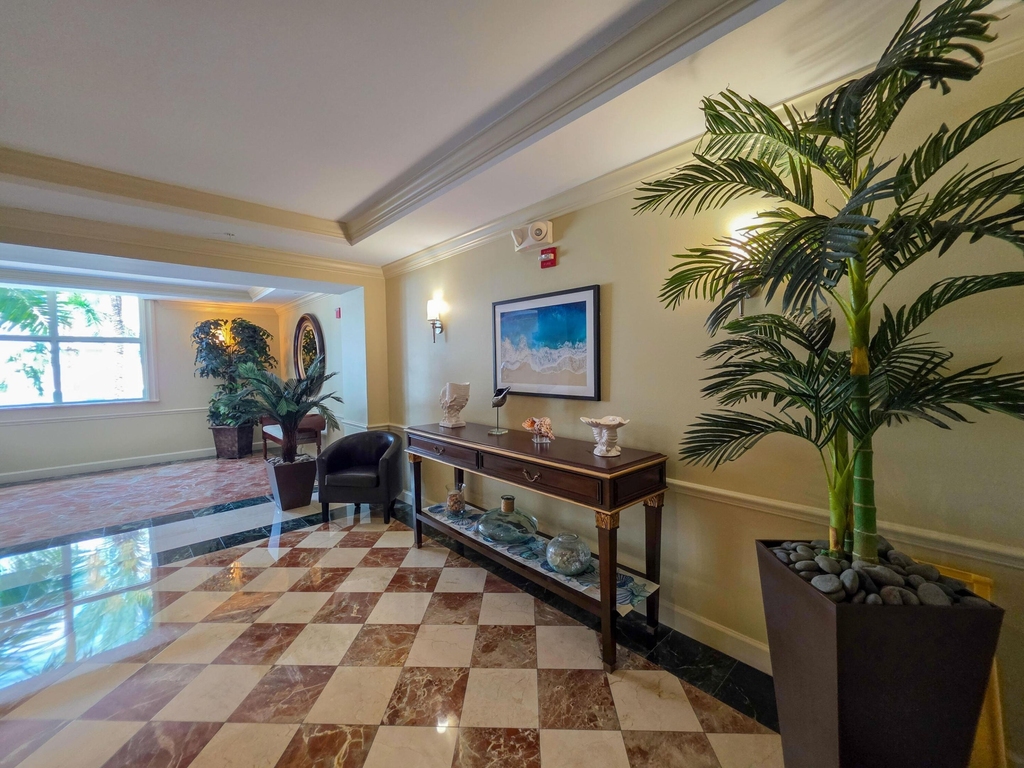 806 E Windward Way - Photo 32