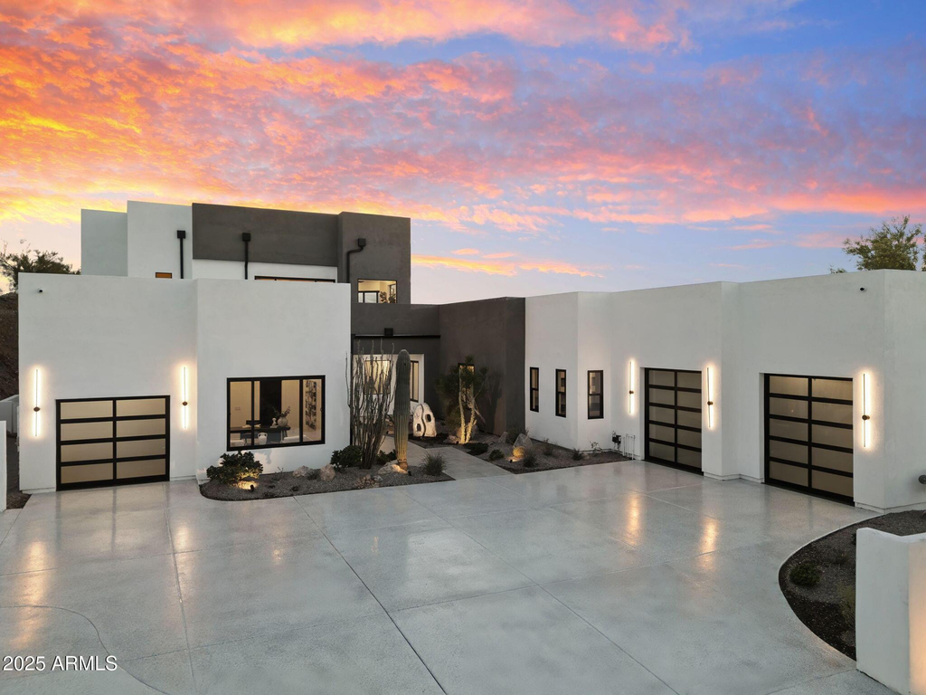 3135 E Palo Verde Drive - Photo 1