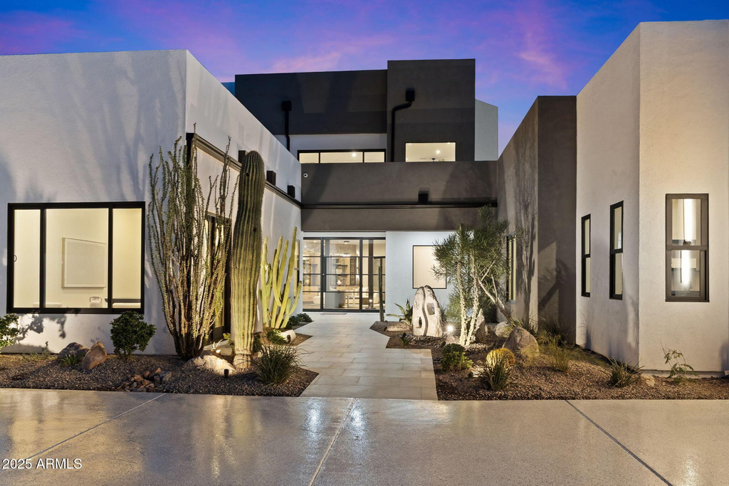 3135 E Palo Verde Drive - Photo 2