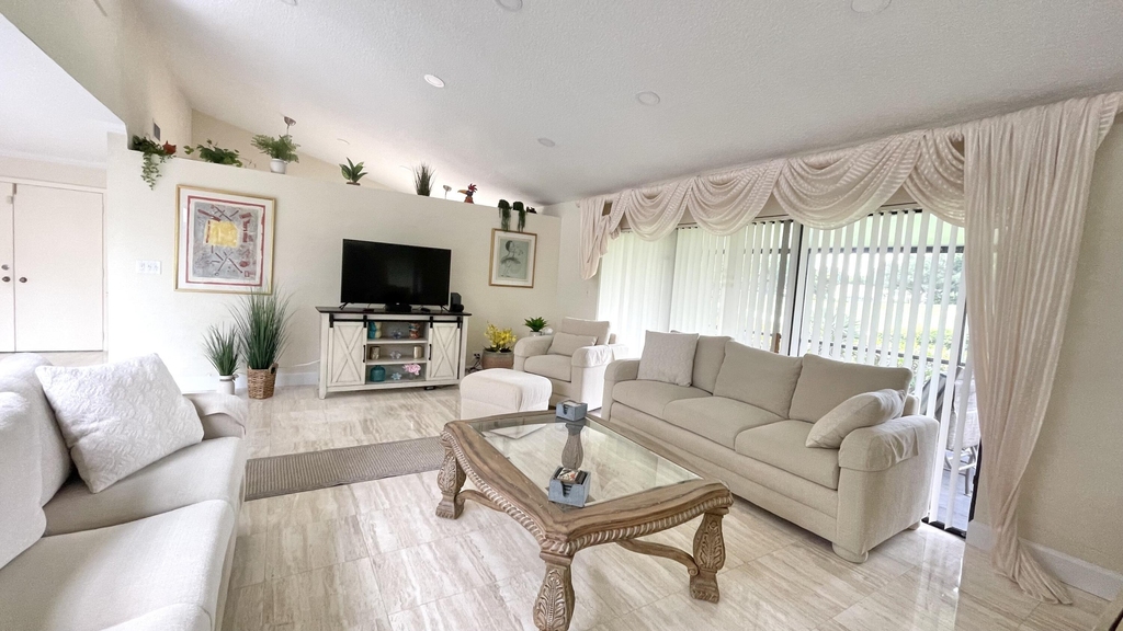 5662 Ainsley Court - Photo 5