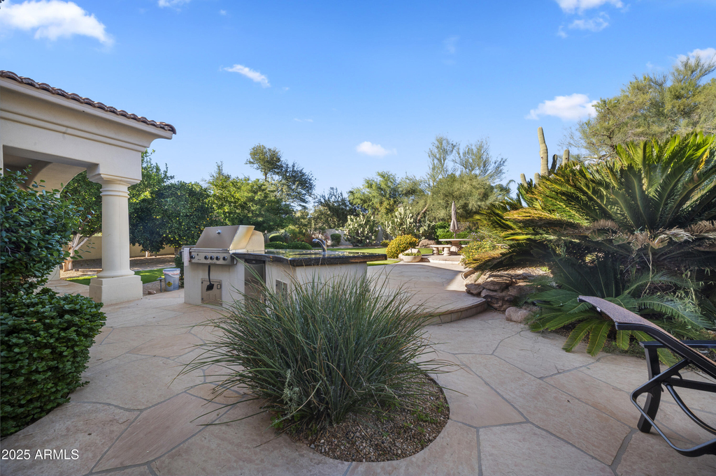 8350 E Via Del Sol Drive - Photo 39