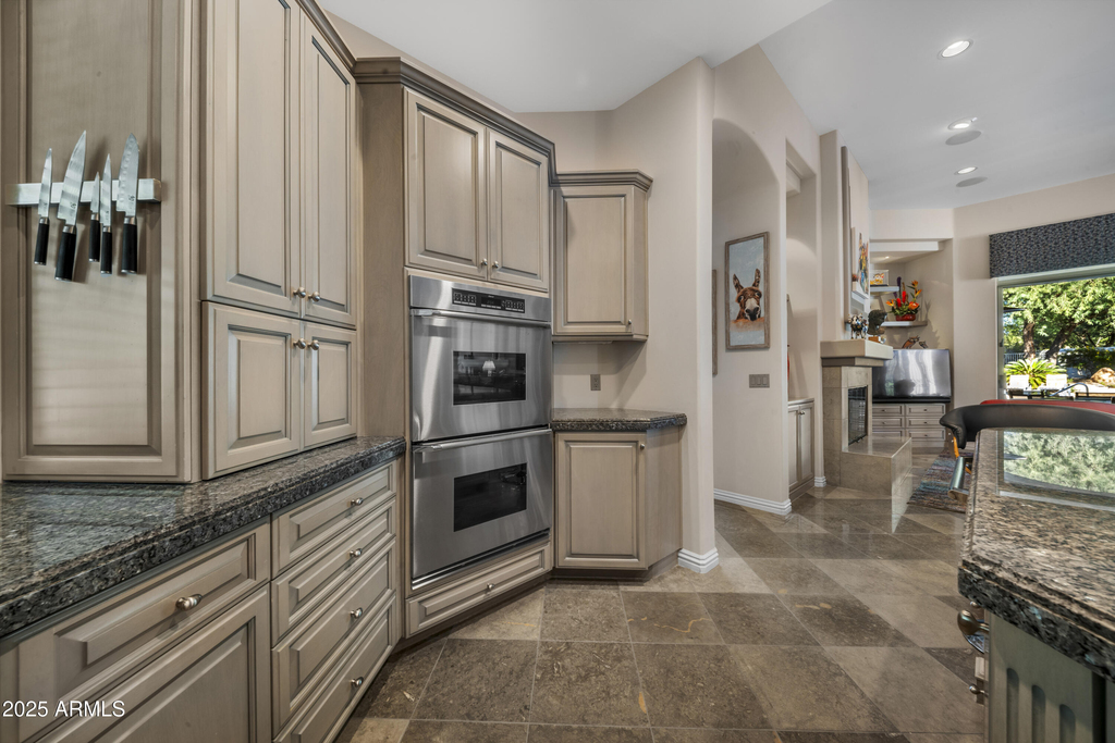 8350 E Via Del Sol Drive - Photo 11