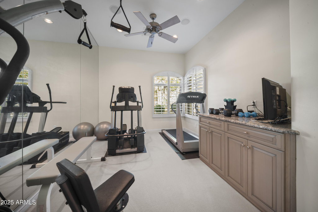 8350 E Via Del Sol Drive - Photo 19