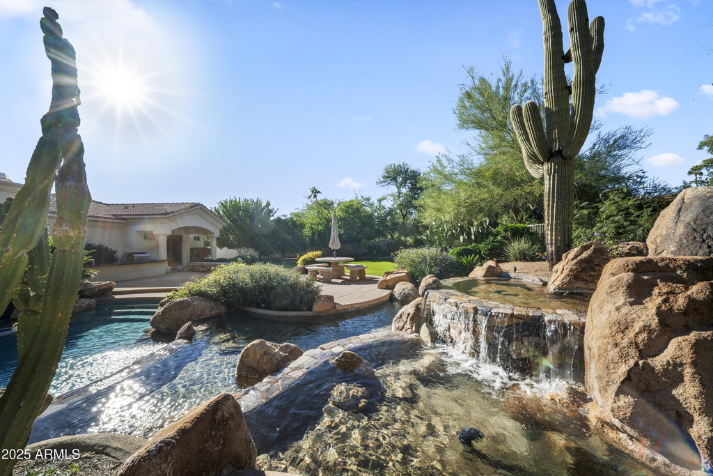 8350 E Via Del Sol Drive - Photo 9