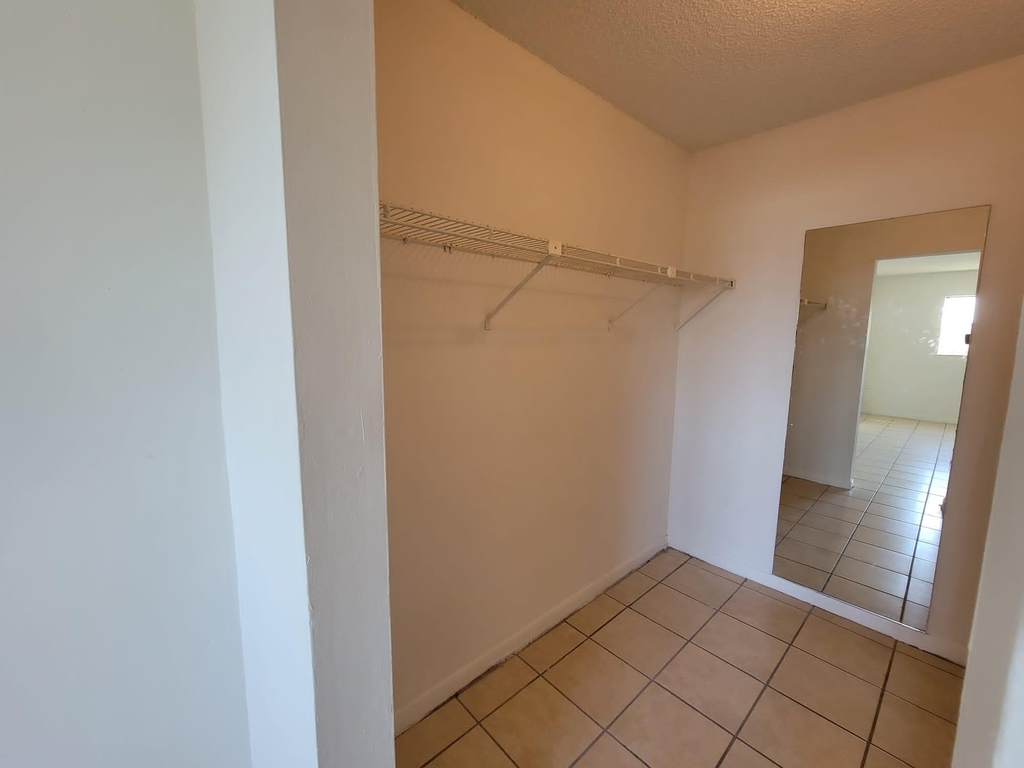 3700 Nw 21st Street - Photo 6